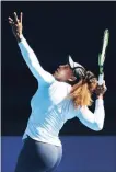  ?? MICHAEL DODGE
GETTY IMAGES ?? Roger Federer and Serena Williams in action at the Hopman Cup.