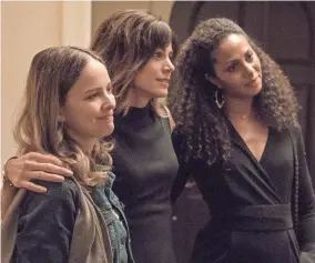  ?? JACK ROWAND/ABC ?? Allison Miller, Stephanie Szostak and Christina Moses play friends making changes in their lives in “A Million Little Things.”