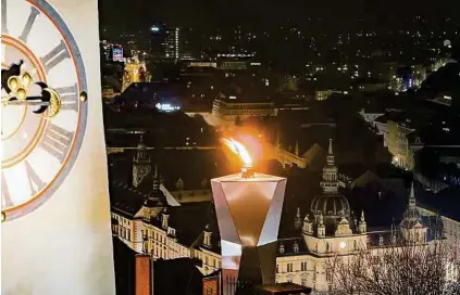 ??  ?? Soll das olympische Feuer auch 2026 in Graz lodern – so wie hier bei den Special Olympics? STADT GRAZ/FISCHER