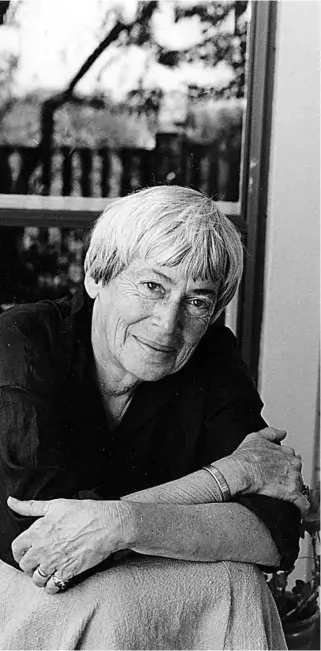  ?? Marian Wood Kolisch/The New York Times ?? A escritora americana Ursula K. Le Guin, que morreu na segunda (22), aos 88 anos