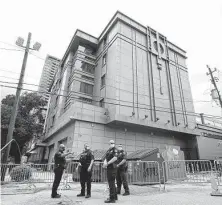  ?? Godofredo Vasquez / Staff file photo ?? Police install barricades outside Houston’s Chinese Consulate on July 24, 2020, after the U.S. government ordered it closed.