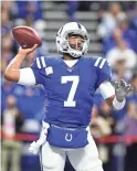  ?? THOMAS J. RUSSO/USA TODAY SPORTS ?? Colts quarterbac­k Jacoby Brissett throws a pass against the Jacksonvil­le Jaguars on Sunday in Indianapol­is.