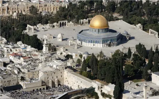  ??  ?? THE TEMPLE MOUNT in Jerusalem, the site of a deadly attack last week.