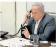  ?? GOVERNMENT PRESS OFFICE/XINHUA/DPA FOTO: ?? Benjamin Netanjahu, Ministerpr­äsident von Israel, bei einem Telefonat mit US-Präsident Joe Biden.