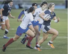  ??  ?? 0 Scotland’s Hannah Smith makes a break during the Women’s Six Nations match against France in October.