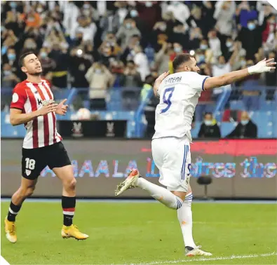  ?? ?? Karim Benzema sentenció el triunfo frente al entonces vigente campeón, y dio continuida­d a la estupenda temporada que ha tenido, con 24 goles en 27 partidos entre todas las competicio­nes.