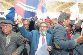  ??  ?? Former finance minister Syed Altaf Bukhari waves a flag during the launch of J&K Apni Party at his residence in Srinagar on Sunday. WASEEM ANDRABI/HT