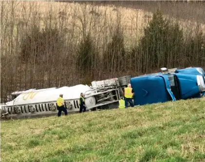  ?? (Photo by Ryan Phillips, SDN) ?? The truck went off the bypass as it was coming off of Highway 82 onto Highway 25 South at the ramp.