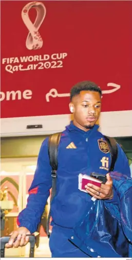  ?? RFEF ?? Ansu Fati, a la llegada de la selección a Doha, ayer viernes.