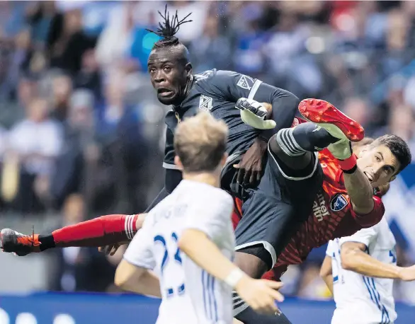  ?? DARRYL DYCK/THE CANADIAN PRESS ?? Kei Kamara and the Vancouver Whitecaps will try to keep their dim playoff hopes alive when they take on the Galaxy in Los Angeles.