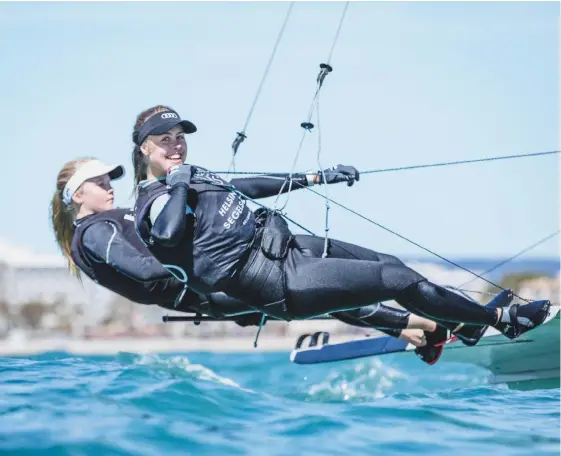  ?? FOTO: JUKKA SAARIKORPI/SPV ?? Ronja Grönblom och Sara Ehrnrooth lyckades bra i VM-regattan i Marseille.