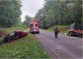  ?? CORTESÍA ?? La mujer falleció en el lugar de accidente.