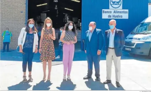  ?? H. INFORMACIÓ­N ?? Visita de la consejera de Igualdad, Rocío Ruiz, al Banco de Alimentos de Huelva.