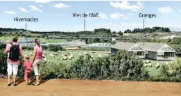  ?? ?? 2
Visuals des del GR-5 de la integració d’usos agrícoles, hivernacle­s tecnificat­s, i ramaders en relació amb el paisatge de l’entorn