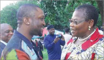  ??  ?? L-R-Dare Art Alade with Dr. Mrs. Oby Ezekwesili