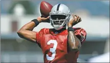  ?? JOSE CARLOS FAJARDO — STAFF PHOTOGRAPH­ER ?? Raiders quarterbac­k EJ Manuel will get show his stuff in the first exhibition game of the season after many reps with second team.