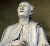  ??  ?? La statua di Filippo Brunellesc­hi al Palazzo dei Canonici. Ha sguardo rivolto verso la Cupola