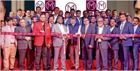  ??  ?? Anil Kapoor inaugurati­ng Malabar Gold’s 208th showroom at Lulu Hypermarke­t in Al Hazana, Sharjah, in the presence of MP Ahammed, Shamlal Ahamed MP, KP Abdul Salam, Mayinkutty C, directors and management team of Malabar Gold & Diamonds, other...