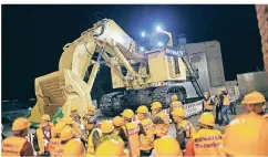  ?? RP-FOTOS (2): ANNE ORTHEN ?? Vor einigen Jahren zeigte der Düsseldorf­er Baumschine­nherstelle­r Komatsu Mining in Benrath den damals größten Bagger seiner Art.