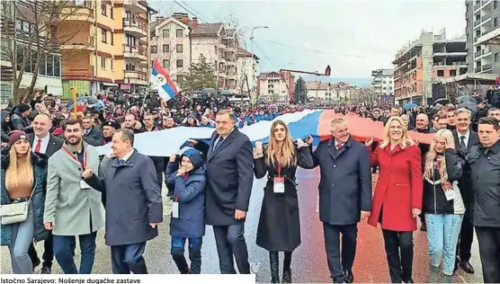  ?? ?? Istočno Sarajevo: Nošenje dugačke zastave