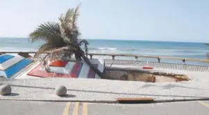  ?? SEVERINO SILVA / AGÊNCIA O DIA ?? Com a destruição da orla da Praia da Macumba pelo mar, dois quiosques foram ‘engolidos’