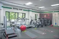  ??  ?? GIMNASIO COMPLETO. Aquí hacen trabajo preventivo.