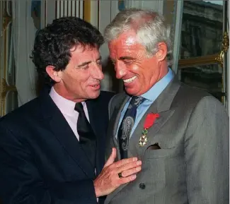  ?? (Photo AFP) ?? Jack Lang lui avait remis le  mai  les insignes de chevalier de la Légion d’honneur.