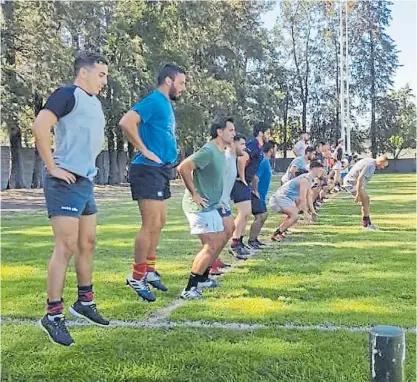  ??  ?? Curupa. Estuvo entrenando con los protocolos correspond­ientes, al igual que los demás clubes del Oeste.