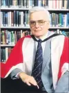  ?? PHOTO: UNIVERSITY OF OTAGO ?? Emeritus Prof Richard Dowden at the time of his retirement from the University of Otago physics department in 1998.