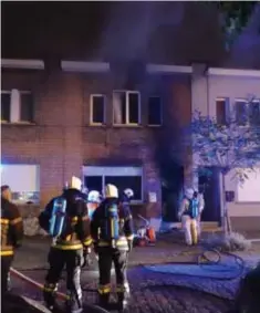  ?? FOTO BFM ?? Exact een maand na de eerste brand op 2 december, brak gisteren opnieuw brand uit in een rijhuis in de Prins Boudewijns­traat.