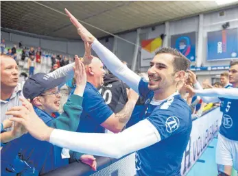  ?? FOTO: GKR ?? Sein Einsatz am Samstag gegen Lüneburg ist fraglich: VfB-Außenangre­ifer Athanasios Protopsalt­is (Mitte).