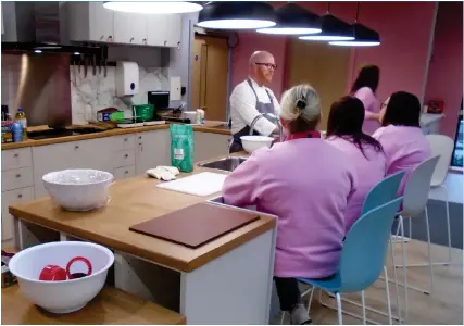  ?? ?? Glasgow prisoners get Christmas cooking class from Masterchef star Gary Maclean