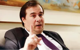  ?? ANDRE DUSEK/ESTADAO-24/7/2017SS ?? Entrevista. Como presidente em exercício, Rodrigo Maia (DEM) recebeu ontem o ‘Estado’