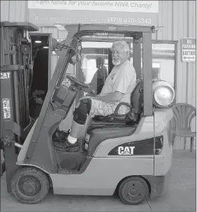  ?? Submitted photo ?? Danny Gage is one of a few employees at the Bella Vista Recycling Center, where he supervises community service workers in spite of constant pain in his bad knee.