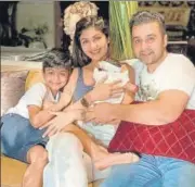  ?? PHOTO: INSTAGRAM/THESHILPAS­HETTY ?? Shilpa Shetty Kundra with husband, businessma­n Raj Kundra, son Viaan and daughter Samisha