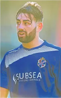  ?? Kris Miller/SNS. ?? Forfar boss Gary Bollan, pictured top, has called on his side to simply focus on beating Cowdenbeat­h today, with the visitors hoping for a repeat of the 4-3 win in December when captain Gavin Swankie, right, bagged a late winner. The Blue Brazil will...