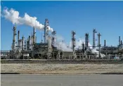  ?? TEYA VITU/THE NEW MEXICAN ?? The Navajo Refinery in Artesia has a crude oil capacity of 100,000 barrels per day.