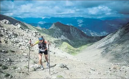  ?? JORDI SARAGOSSA / BUFF EPIC TRAIL ?? Caroline Chaverot, en un momento de la Buff Epic Trail, que ganó y la proclamó campeona del mundo