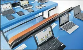  ??  ?? EFFICIENT: New netbooks have built-in solar panels that provide an hour of battery life for each two hours of sunlight.