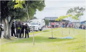  ?? MELISSA FERNÁNDEZ SILVA ?? La víctima estaba viendo la mejenga al costado oeste de la plaza cuando fue sorprendid­o por los tiros.