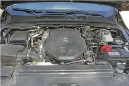  ??  ?? Le gros moteur diesel roule avec de l’AdBlue pour limiter ses émissions. En roulant en solo en 4x2, il n’est pas si gourmand que cela. Un V6 diesel est prévu pour bientôt.