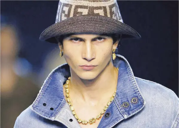  ?? CorTesÍA ?? Solomon James durante su pasarela para Fendi, en Italia. La inspiració­n fue la moda luego de la pandemia.