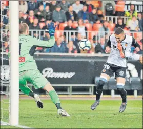  ?? FOTO: EFE ?? Rodrigo Moreno hizo de cabeza en el minuto 7 el único gol del encuentro