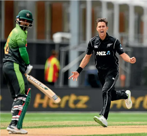  ??  ?? Trent Boult leads the way for the Black Caps in the fitness stakes .