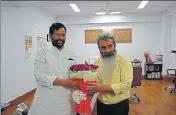  ?? HT PHOTO ?? ■ Punjab food and civil supplies minister Bharat Bhushan Ashu with Union minister for consumer affairs, food and public distributi­on Ram Vilas Paswan in New Delhi on Wednesday