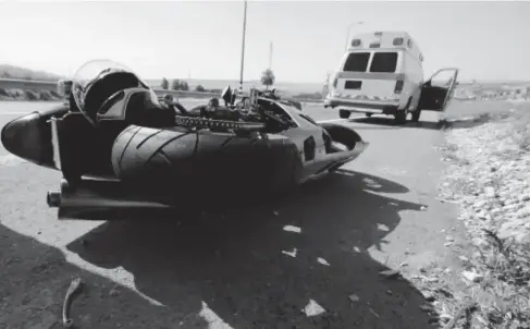  ?? Foto: Cortesia ?? La motociclet­a quedó tirada, mientras que de los culpables o culpable no se sabe nada.