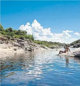  ?? LA RUTA NATURAL ?? MINA CLAVERO. Los balnearios en Traslasier­ra, un imán para turistas y locales.