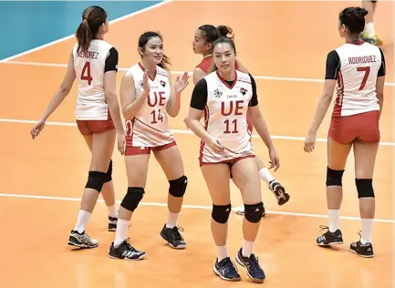  ??  ?? THE UE LADY WARRIORS go for back-to-back wins in UAAP Season 80 when they take on the UST Golden Tigresses today.