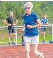  ?? FOTO:
ROLF RUPPENTHAL ?? Melitta Czerwenka-Nagel im vergangene­n September in Fraulauter­n auf dem Weg zu ihrem 400-Meter-Weltrekord. Die 90-Jährige von der LAG Saarbrücke­n benötigte 1:36,19 Minuten.