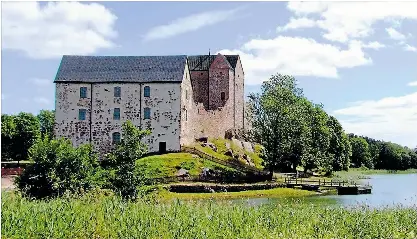 Alandsk Gin Och Vodka Ska Destilleras I Historisk Miljo It Kafeet Hjalper Pensionarer I Narpes Personalen Ryckte In Nar Museets Lager Stod I Lagor Pressreader